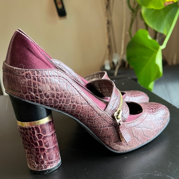 BCBGIRLS Plum Croc Leather Maryjane Chunky Heels Very Preloved Size 9 - Picture 1 of 11